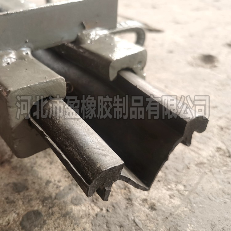 鸟型止水带